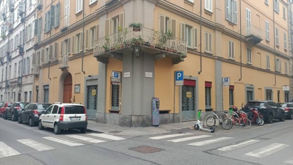 locale commerciale in vendita a Torino