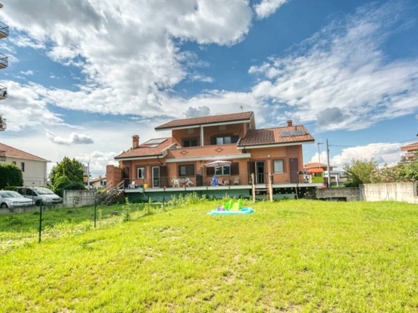 casa indipendente in vendita a Torino in zona Falchera