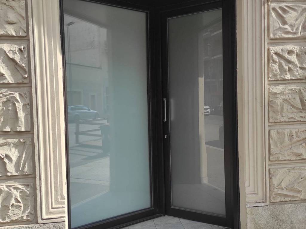 negozio in vendita a Torino in zona Borgo San Paolo