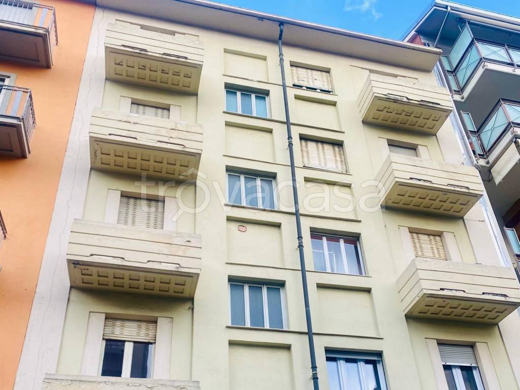 appartamento in vendita a Torino in zona Borgata Vittoria