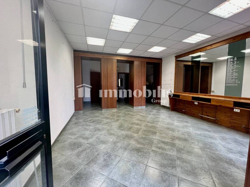 negozio in vendita a Torino in zona San Donato
