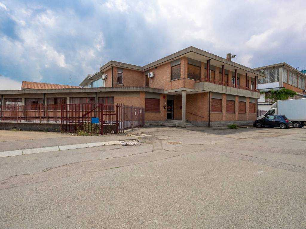 intera palazzina in vendita a Torino in zona Vanchiglia