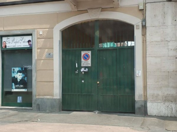 locale di sgombero in vendita a Torino in zona Barriera di Milano
