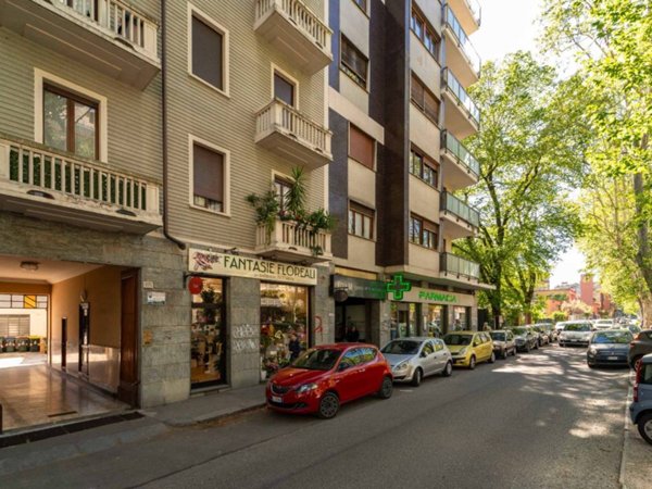 negozio in vendita a Torino in zona Pozzo Strada