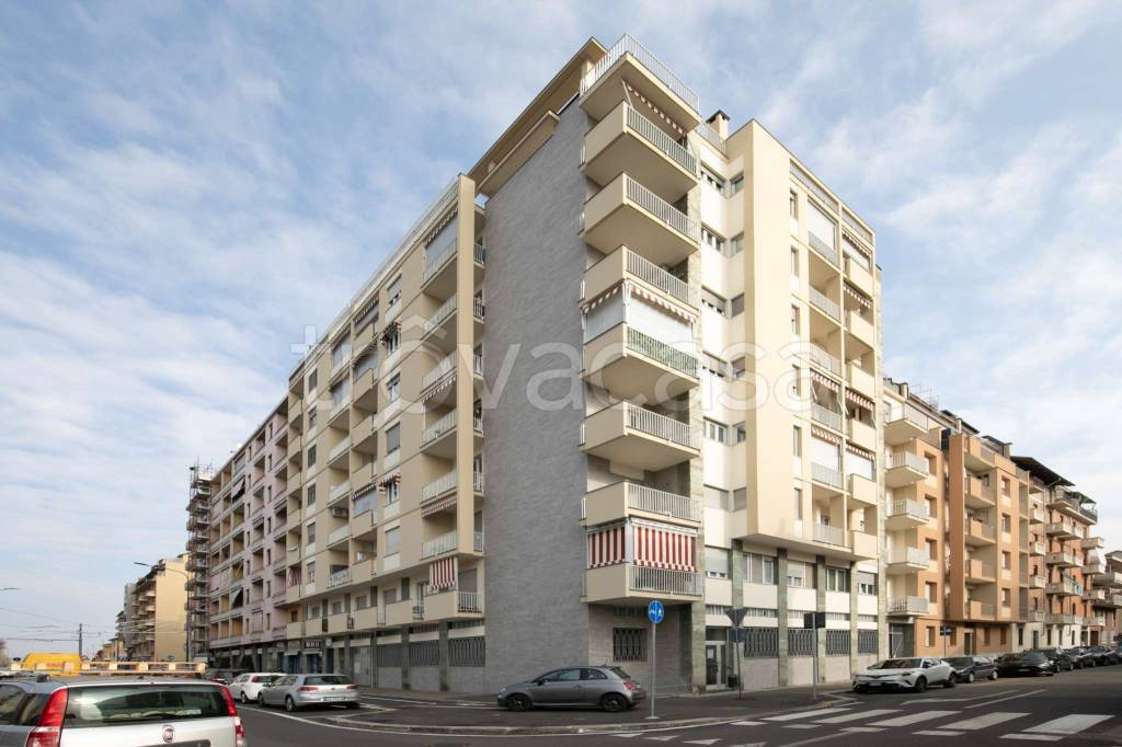 negozio in vendita a Torino in zona Madonna di Campagna