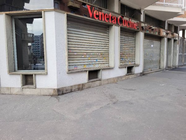 negozio in vendita a Torino in zona Barriera di Milano