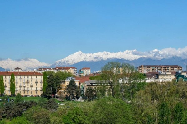 appartamento in vendita a Torino in zona Borgo Po