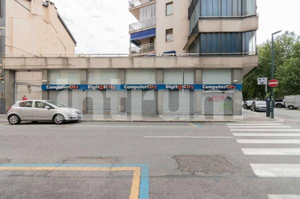 negozio in vendita a Torino in zona Cit Turin