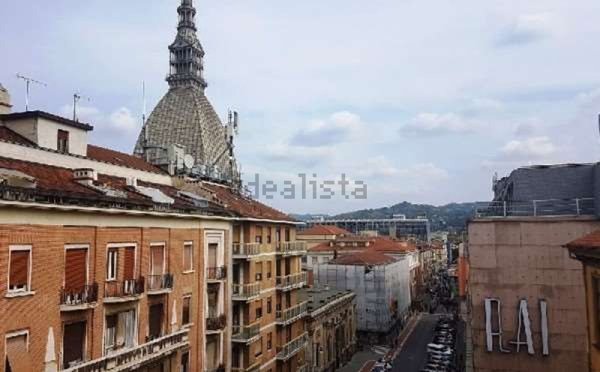 locale commerciale in vendita a Torino in zona Centro Storico