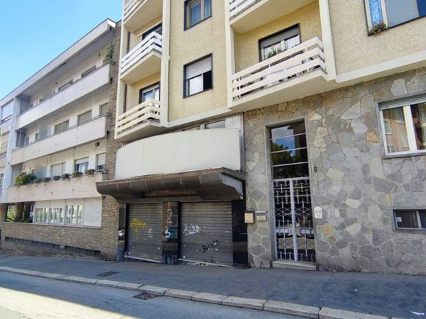 negozio in vendita a Torino in zona Madonna del Pilone