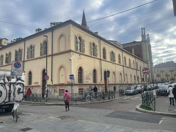 negozio in vendita a Torino in zona Vanchiglia
