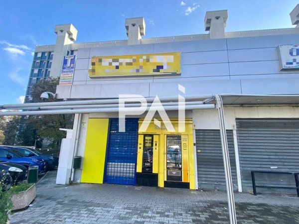 negozio in vendita a Torino in zona Rebaudengo
