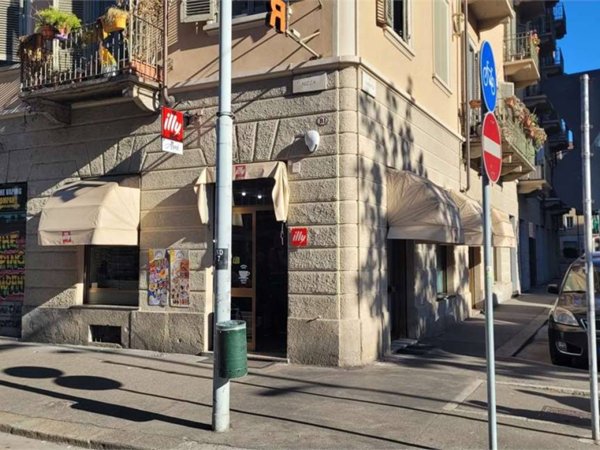 negozio in vendita a Torino in zona Lingotto