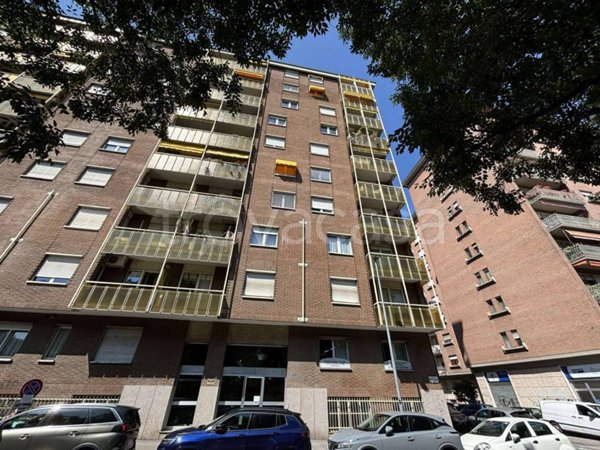 ufficio in vendita a Torino in zona Lingotto