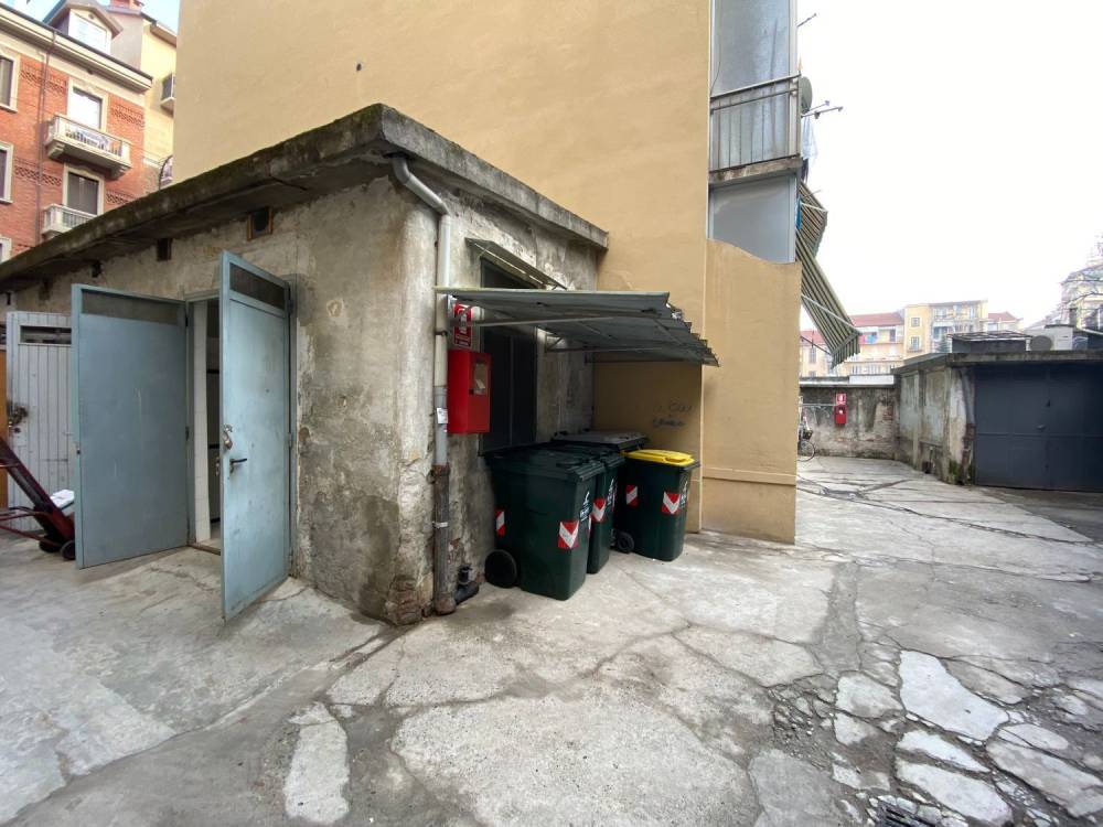 locale di sgombero in vendita a Torino