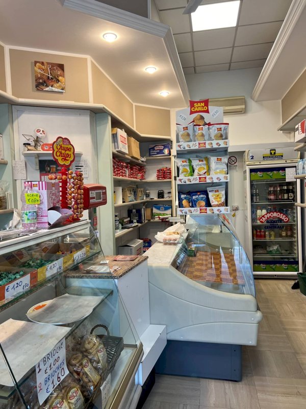 negozio in vendita a Torino in zona Lucento