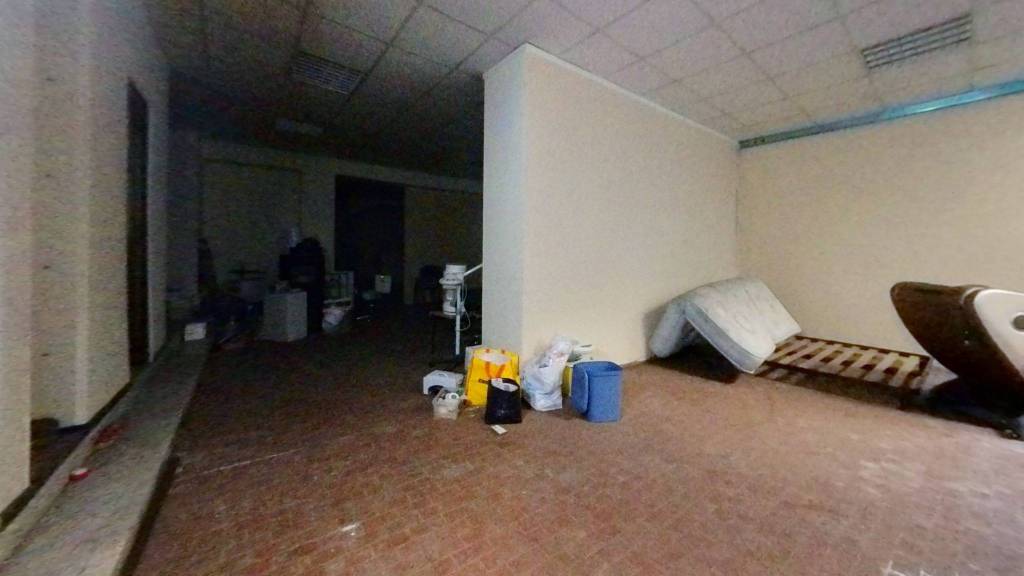 negozio in vendita a Torino in zona Borgata Vittoria
