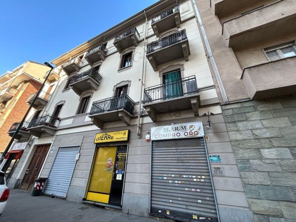 locale commerciale in vendita a Torino in zona Pozzo Strada