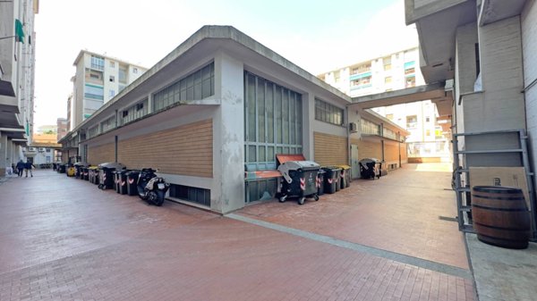 locale commerciale in vendita a Torino in zona San Salvario