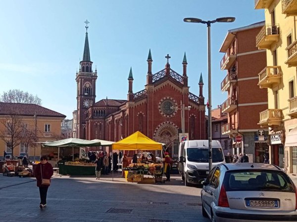 negozio in vendita a Torino in zona Borgo San Paolo