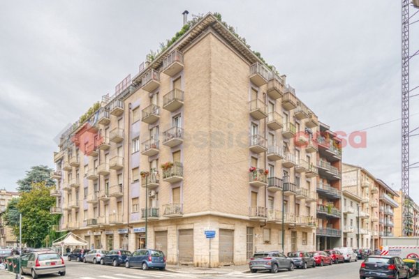 appartamento in vendita a Torino in zona Parella