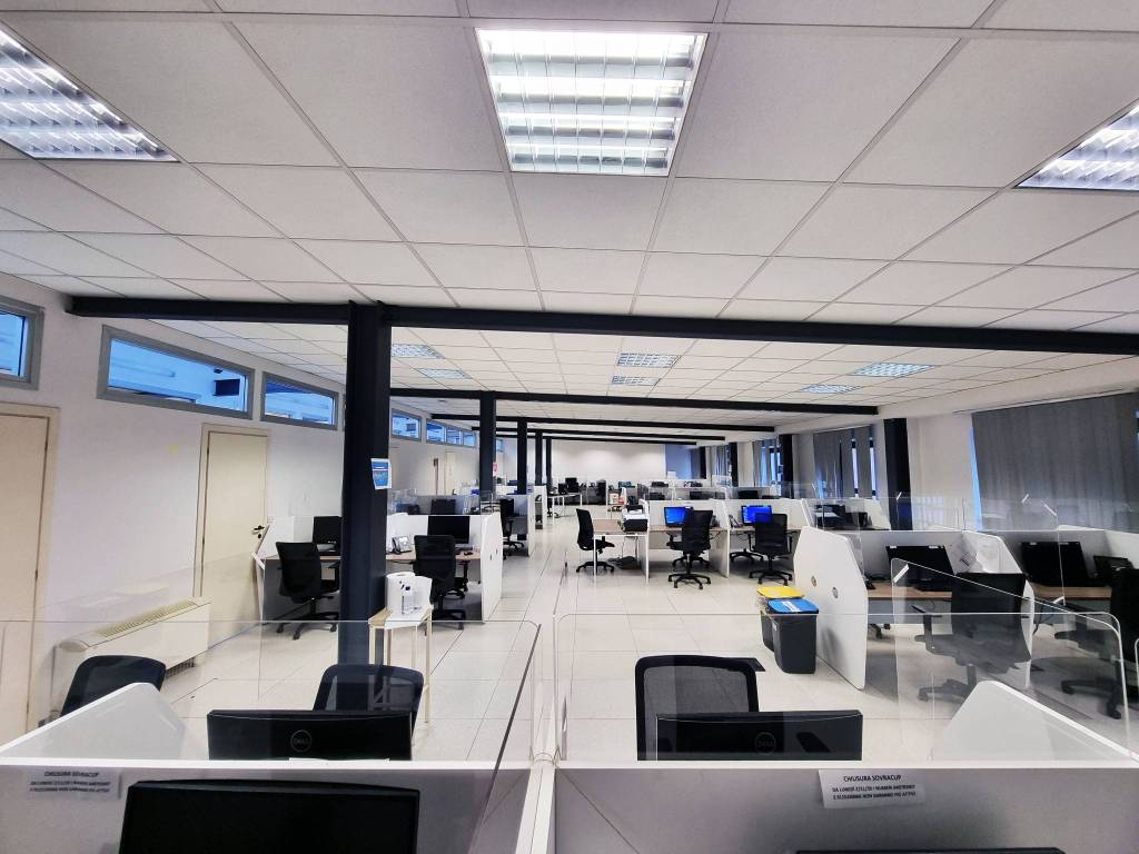 ufficio in vendita a Torino in zona Aurora