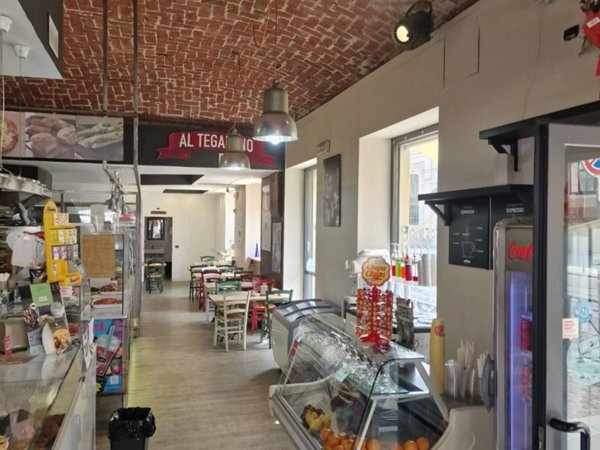 negozio in vendita a Torino in zona Rebaudengo