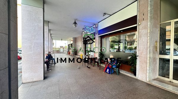 locale commerciale in vendita a Torino in zona Mirafiori Nord