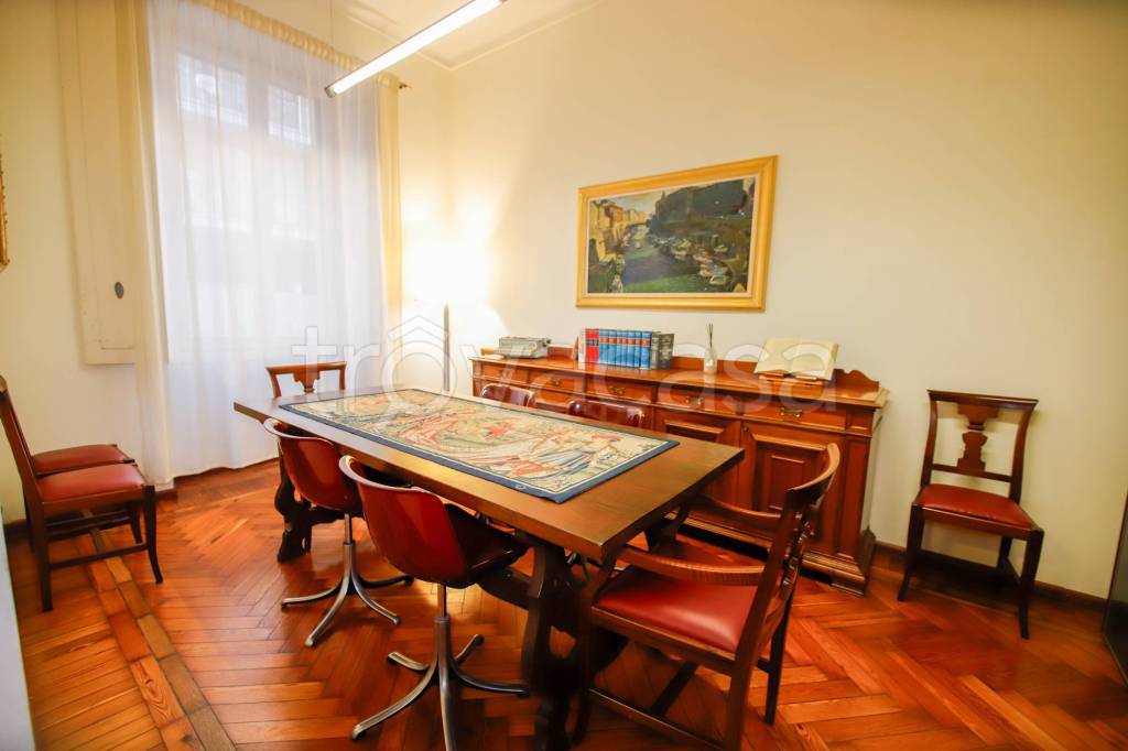 ufficio in vendita a Torino in zona Crocetta