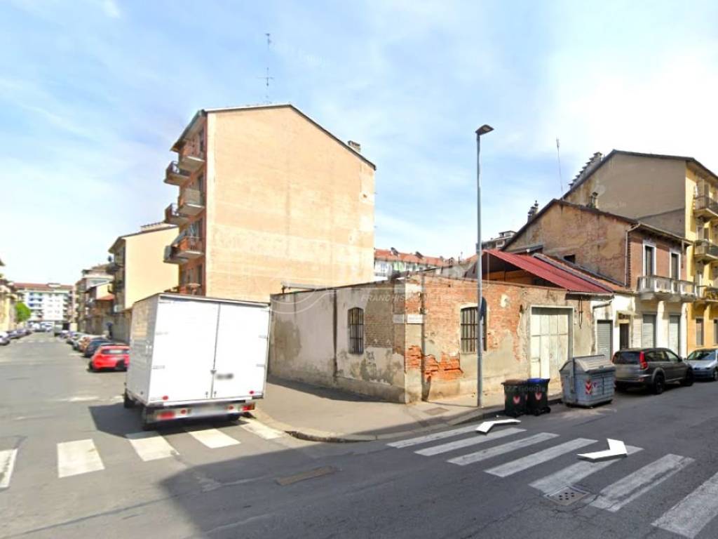 intera palazzina in vendita a Torino in zona Barriera di Milano