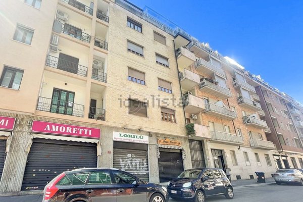 locale commerciale in vendita a Torino in zona Santa Rita