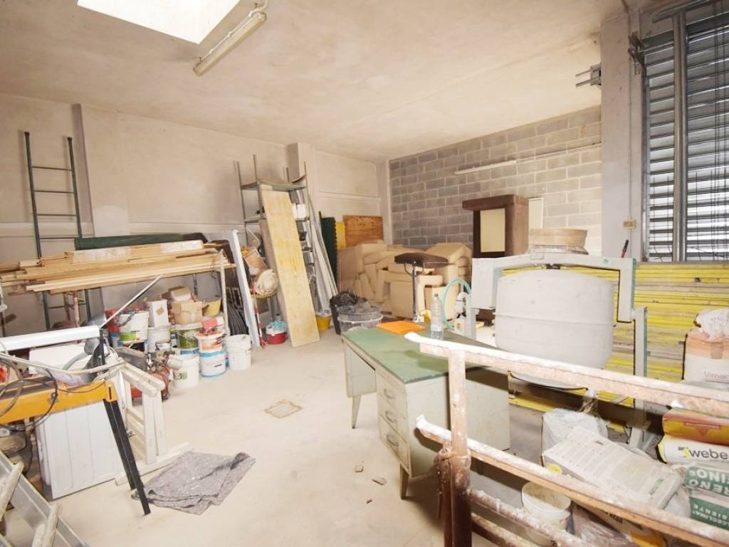 locale di sgombero in vendita a Torino in zona Barriera di Milano