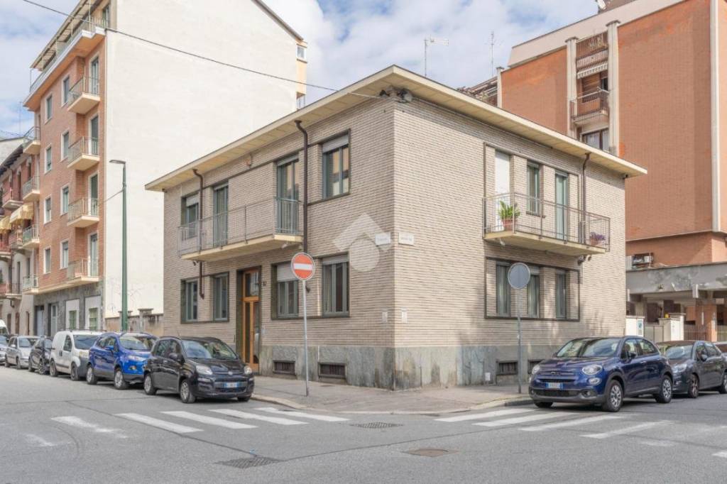 casa indipendente in vendita a Torino in zona Pozzo Strada