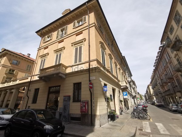 negozio in vendita a Torino in zona Centro Storico