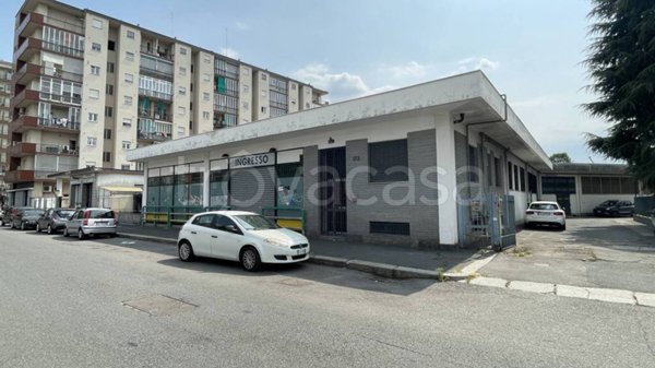 negozio in vendita a Torino in zona Lucento