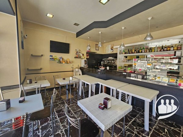 negozio in vendita a Torino in zona Borgata Vittoria