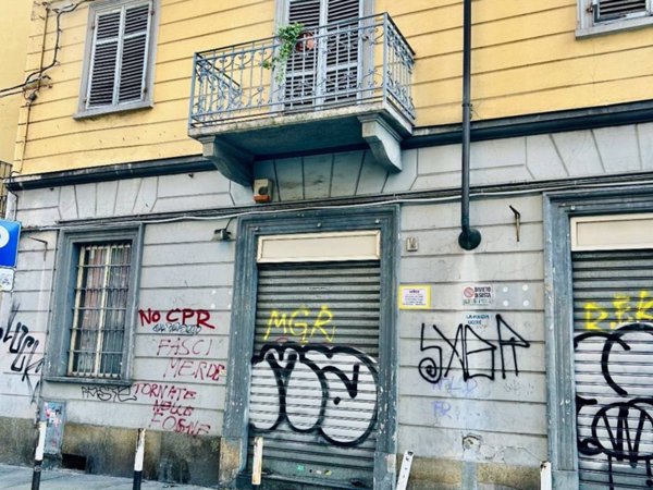 negozio in vendita a Torino in zona Aurora