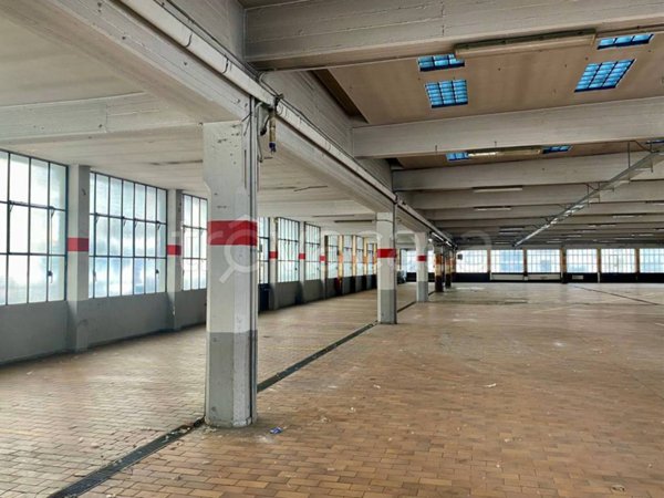 negozio in vendita a Torino in zona Regio Parco