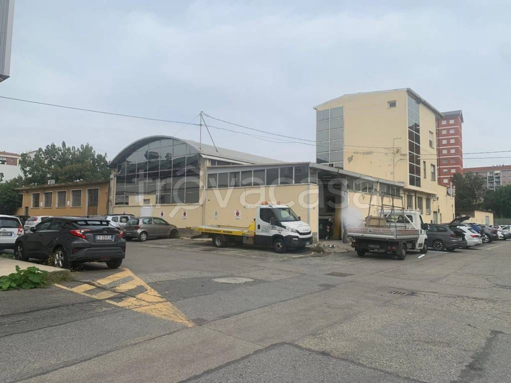 ufficio in vendita a Torino in zona Mirafiori Sud