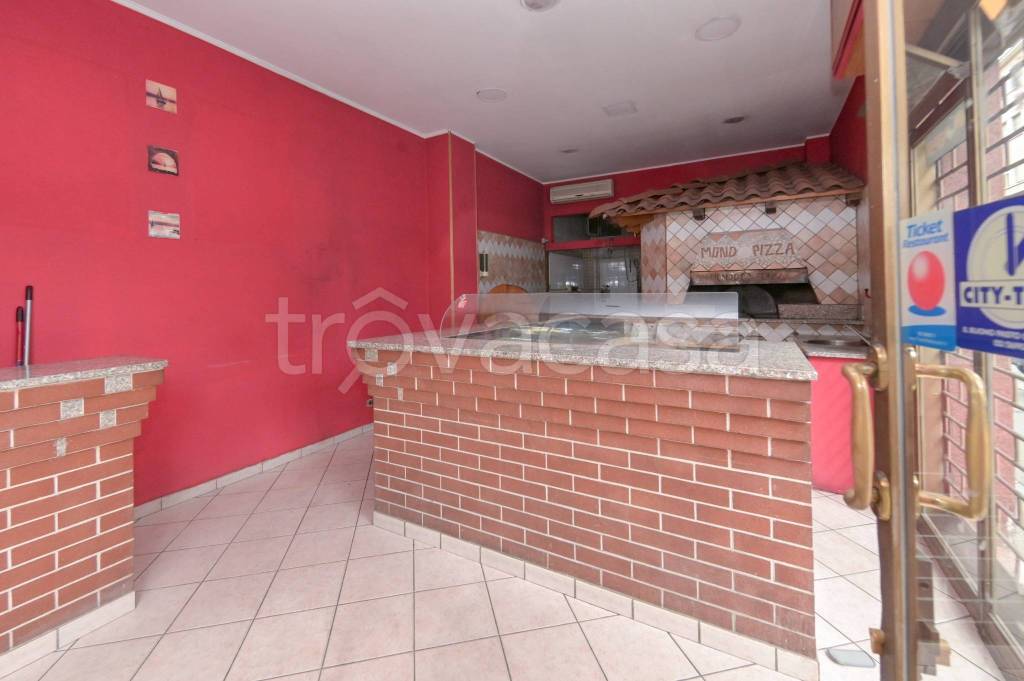 negozio in vendita a Torino in zona Santa Rita