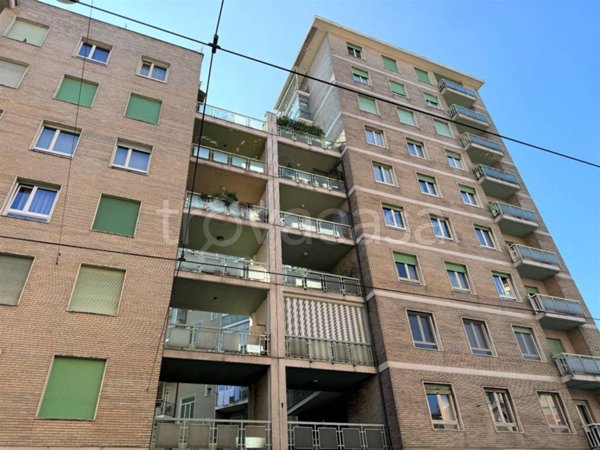appartamento in vendita a Torino in zona Cenisia