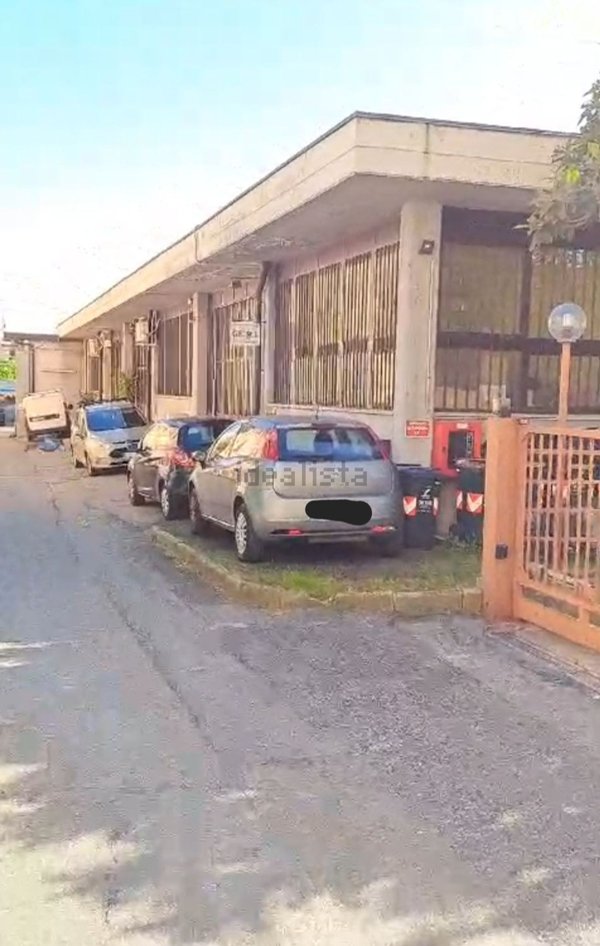 locale di sgombero in vendita a Torino in zona Lucento