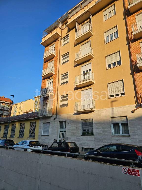 appartamento in vendita a Torino in zona Parella