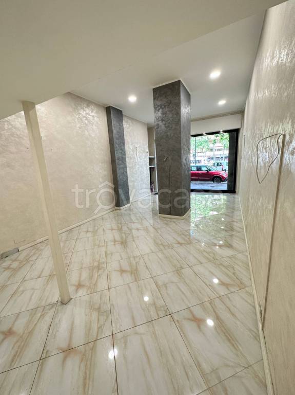 negozio in vendita a Torino in zona Santa Rita