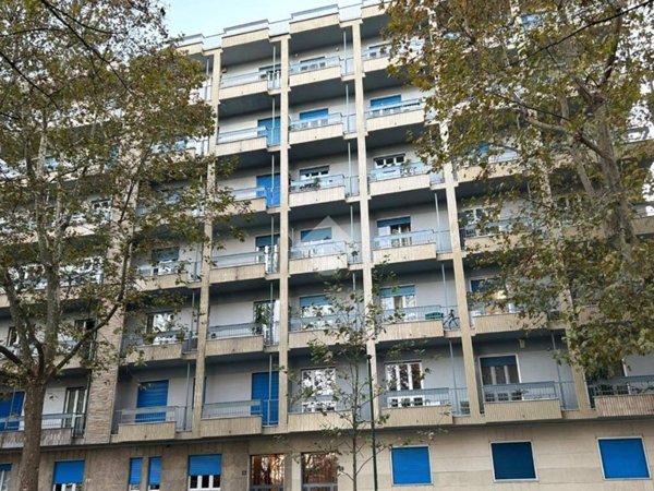 appartamento in vendita a Torino in zona Lingotto