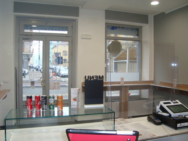 negozio in vendita a Torino in zona Lingotto