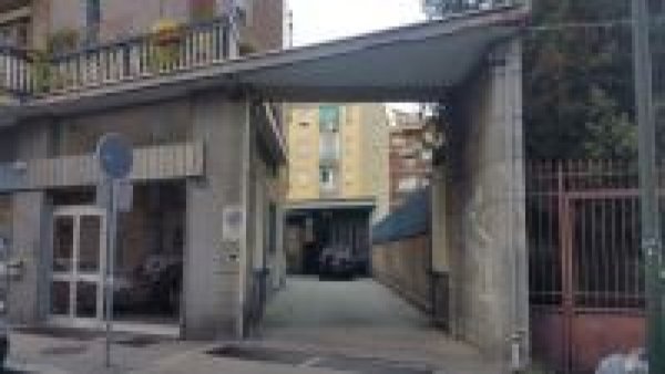 locale di sgombero in vendita a Torino in zona Parella