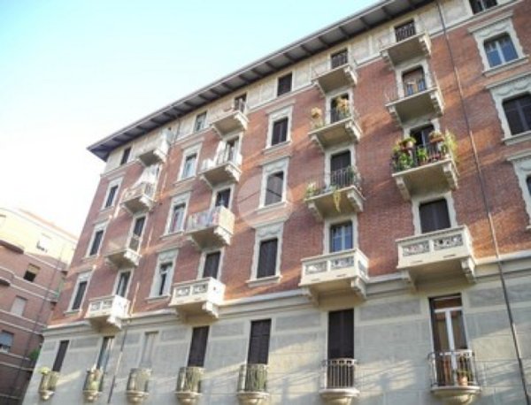 appartamento in vendita a Torino in zona Lingotto