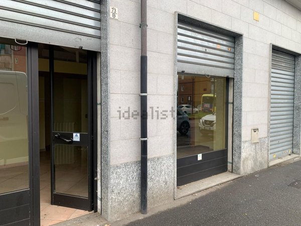 negozio in vendita a Torino in zona Vallette