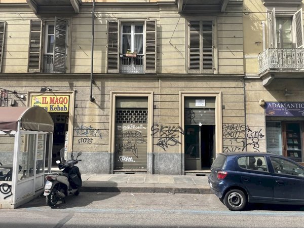 negozio in vendita a Torino in zona Vanchiglia